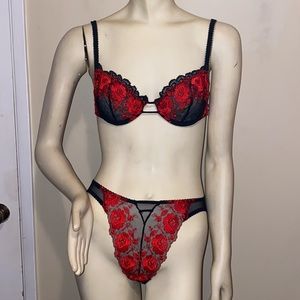 VINTAGE Victoria’s Secret Bra Set